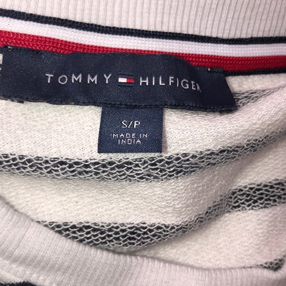 Tommy Hilfiger size small spellout sweatshirt - Picture 3 of 3